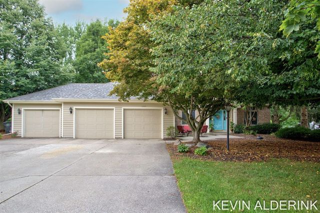 1305 Augusta Court, Holland, MI 49423