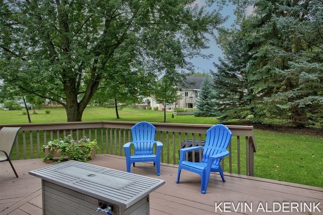 1305 Augusta Court, Holland, MI 49423