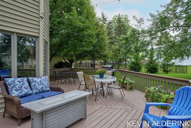 1305 Augusta Court, Holland, MI 49423