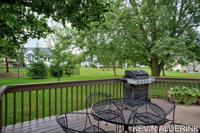 1305 Augusta Court, Holland, MI 49423