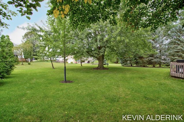 1305 Augusta Court, Holland, MI 49423