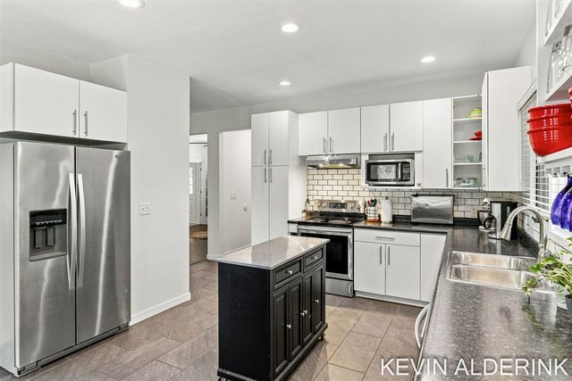 1305 Augusta Court, Holland, MI 49423