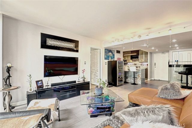 1750 E Ocean 101, Long Beach, CA 90802