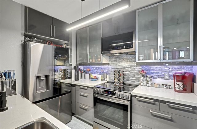 1750 E Ocean 101, Long Beach, CA 90802