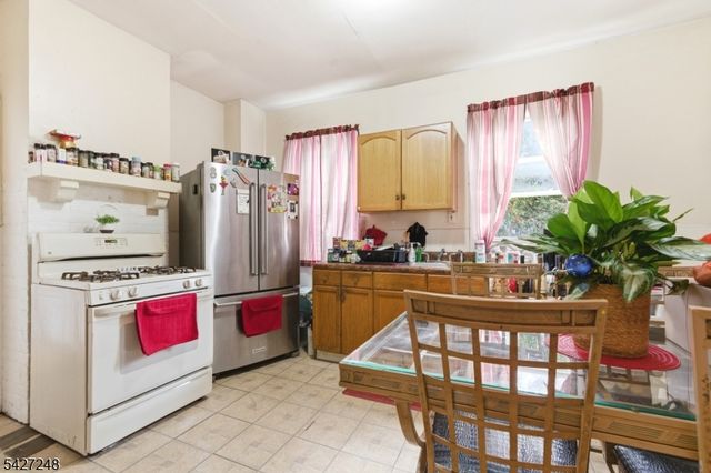8 Horatio St, Newark City, NJ 07105