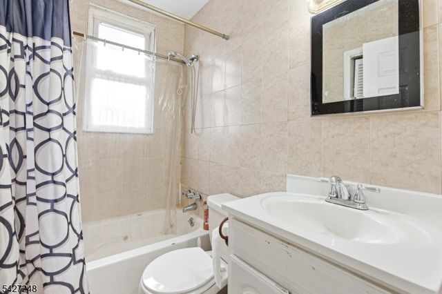 8 Horatio St, Newark City, NJ 07105