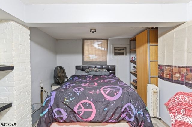 8 Horatio St, Newark City, NJ 07105