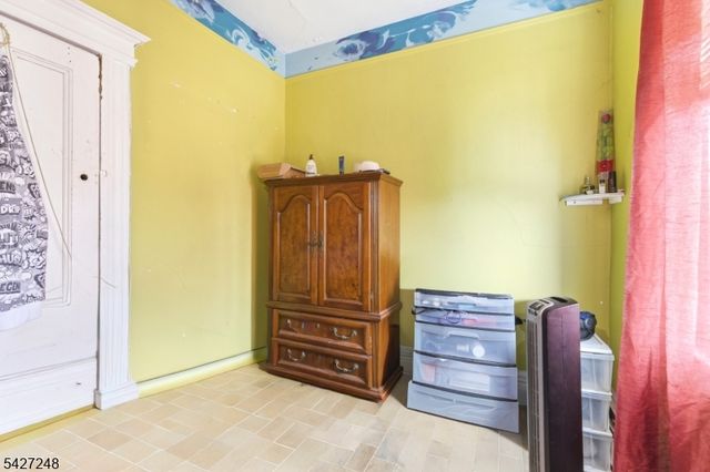8 Horatio St, Newark City, NJ 07105
