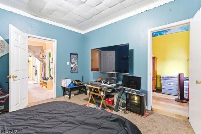 8 Horatio St, Newark City, NJ 07105