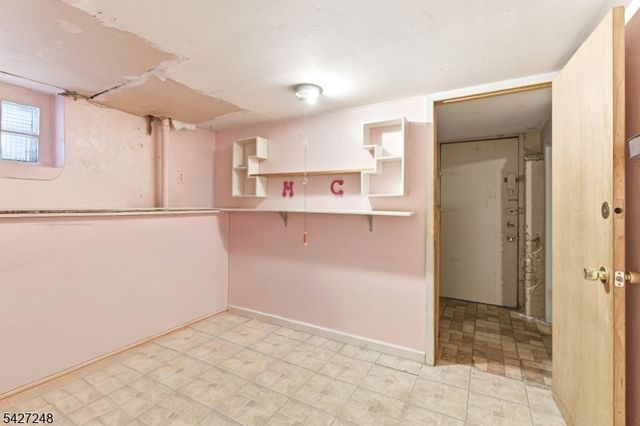 8 Horatio St, Newark City, NJ 07105