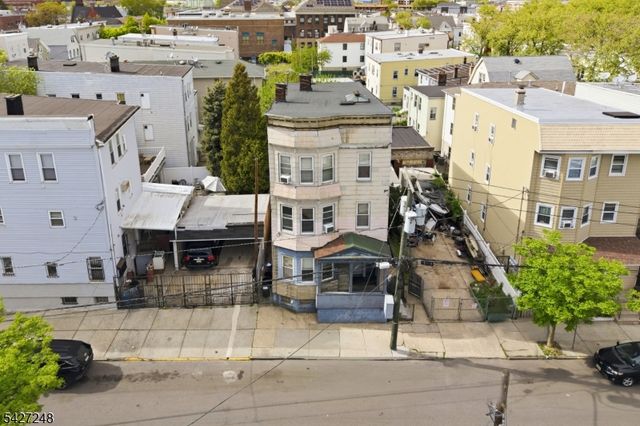 8 Horatio St, Newark City, NJ 07105