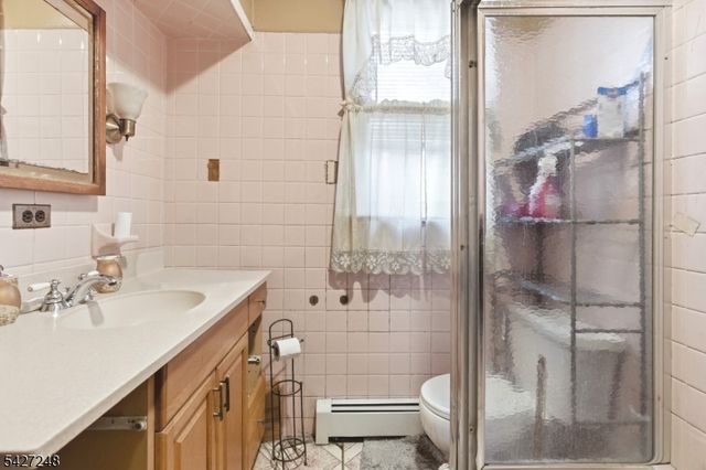 8 Horatio St, Newark City, NJ 07105