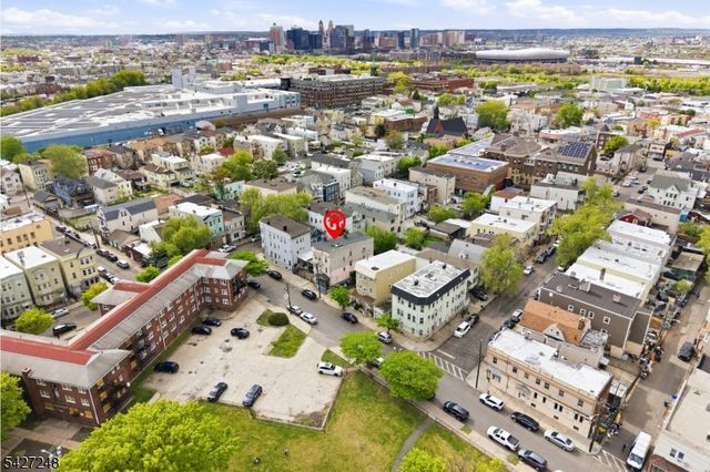 8 Horatio St, Newark City, NJ 07105