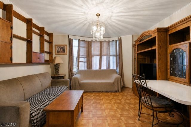 8 Horatio St, Newark City, NJ 07105