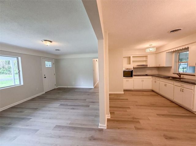 2410 NE 3RD AVENUE, Ocala, FL 34470