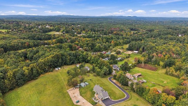 136 Haverhill Road, Chester, NH 03036