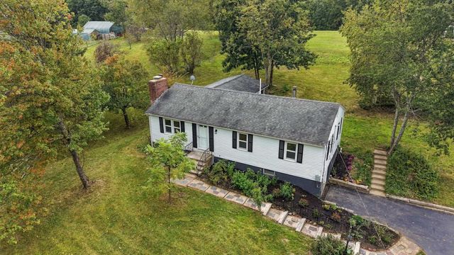 136 Haverhill Road, Chester, NH 03036