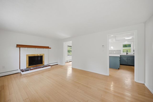 136 Haverhill Road, Chester, NH 03036