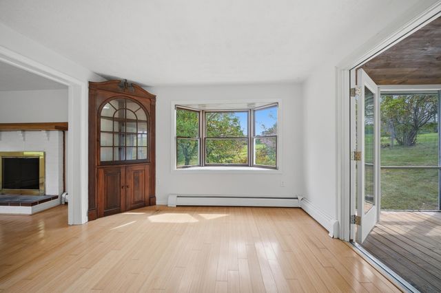 136 Haverhill Road, Chester, NH 03036