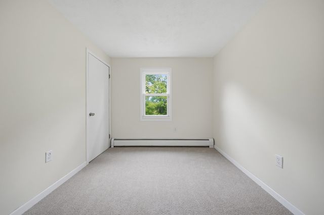 136 Haverhill Road, Chester, NH 03036