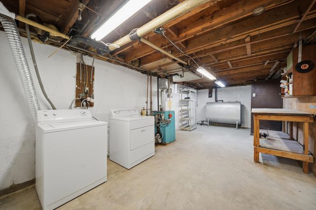 136 Haverhill Road, Chester, NH 03036
