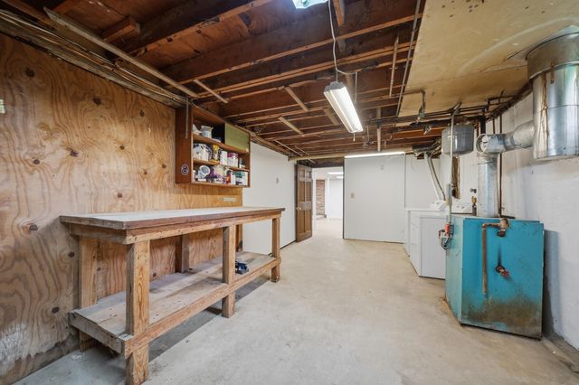 136 Haverhill Road, Chester, NH 03036