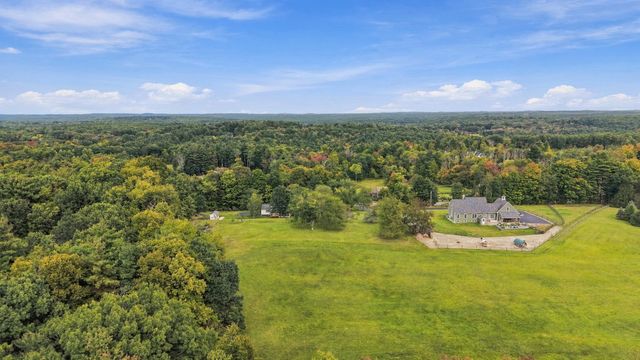 136 Haverhill Road, Chester, NH 03036