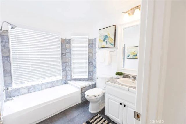 3010 Elmira 42, Costa Mesa, CA 92626