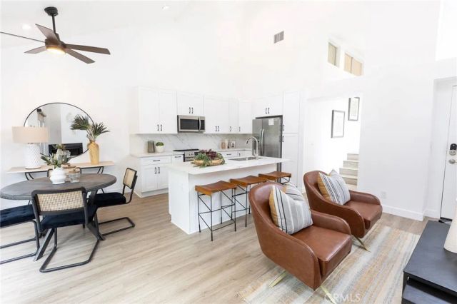 3010 Elmira 42, Costa Mesa, CA 92626