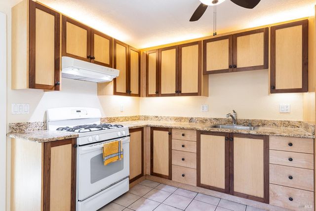 18090 Las Lomas Rd, Sonoma, CA 95476