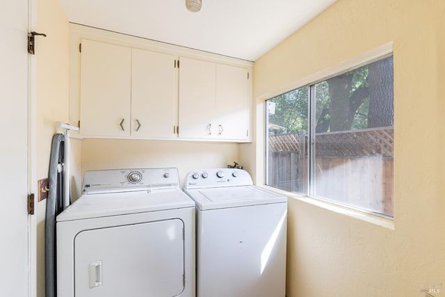 18090 Las Lomas Rd, Sonoma, CA 95476