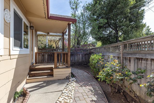 18090 Las Lomas Rd, Sonoma, CA 95476