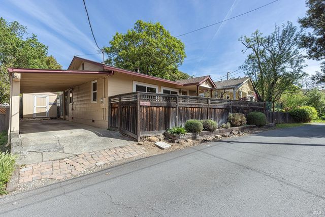 18090 Las Lomas Rd, Sonoma, CA 95476