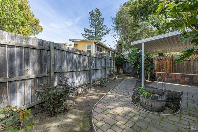 18090 Las Lomas Rd, Sonoma, CA 95476