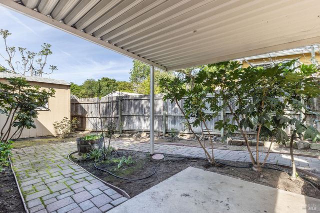 18090 Las Lomas Rd, Sonoma, CA 95476