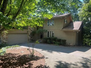 404 Lakeview Drive, Dalton, GA 30721