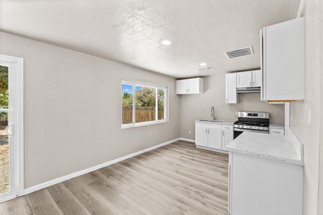 540 Welch Drive, Tulare, CA 93274