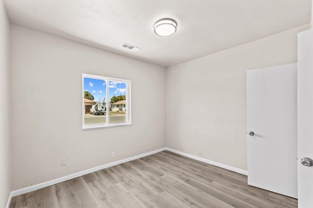 540 Welch Drive, Tulare, CA 93274