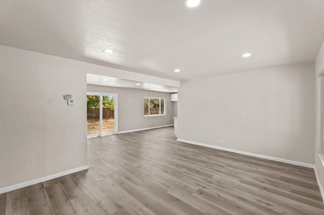 540 Welch Drive, Tulare, CA 93274