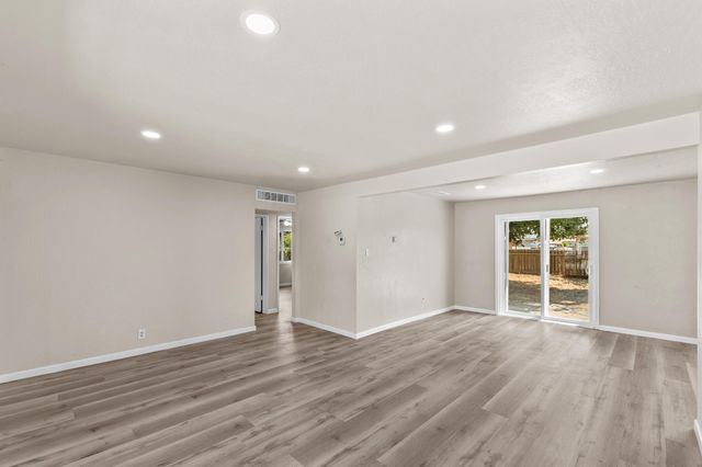 540 Welch Drive, Tulare, CA 93274