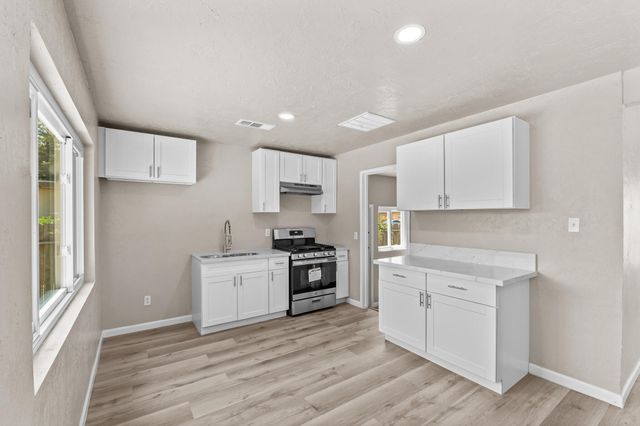 540 Welch Drive, Tulare, CA 93274