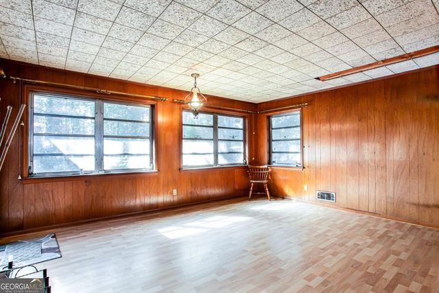 1460 Loch Lomond Trail SW, Atlanta, GA 30331