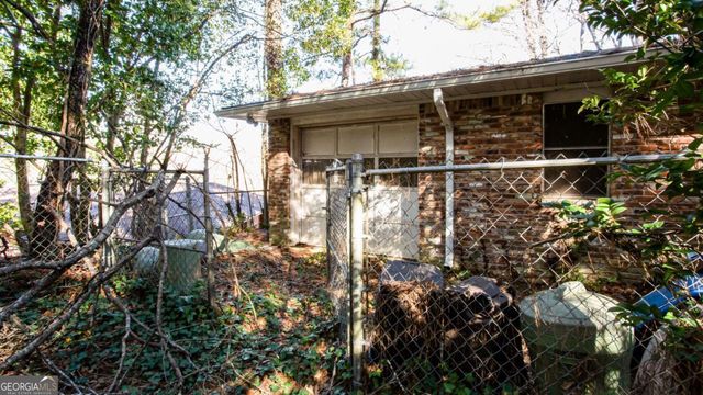 1460 Loch Lomond Trail SW, Atlanta, GA 30331