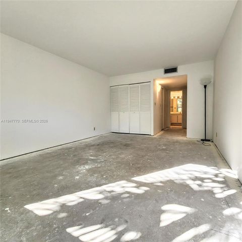 18151 NE 31st Ct 301, Aventura, FL 33160