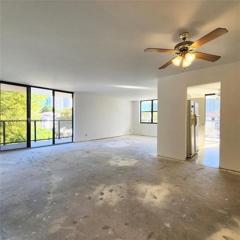 18151 NE 31st Ct 301, Aventura, FL 33160