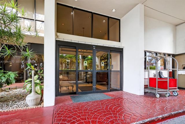 18151 NE 31st Ct 301, Aventura, FL 33160