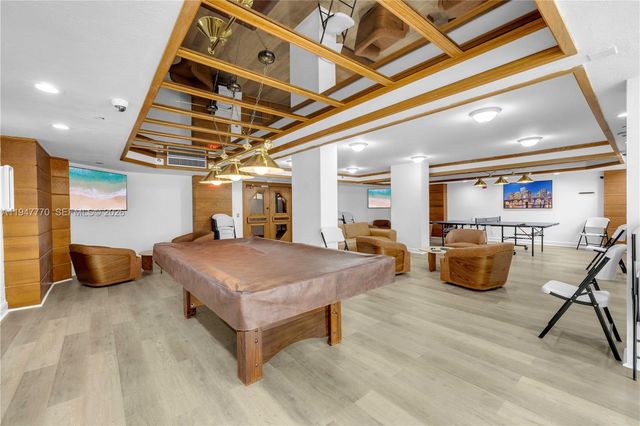 18151 NE 31st Ct 301, Aventura, FL 33160