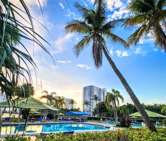 18151 NE 31st Ct 301, Aventura, FL 33160