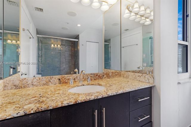 701 Brickell Key Blvd 2103, Miami, FL 33131