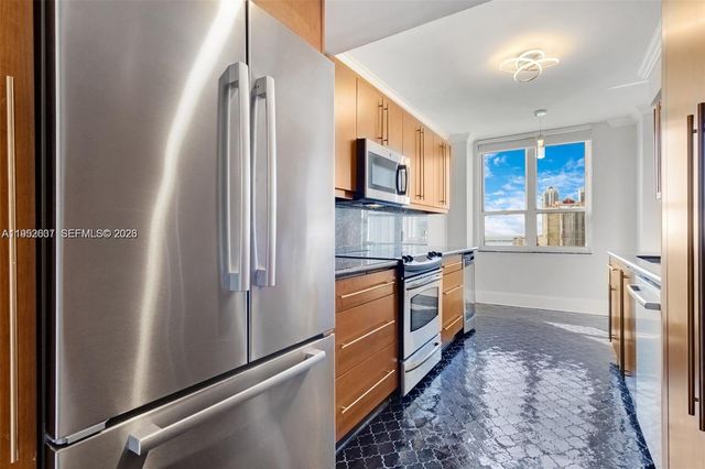 701 Brickell Key Blvd 2103, Miami, FL 33131